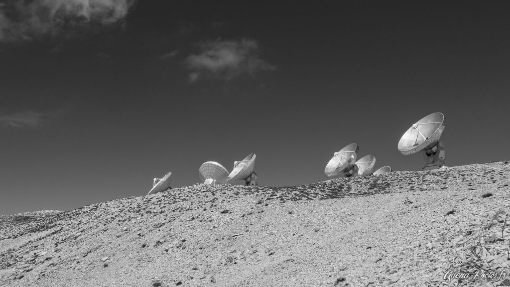 Antennes de l'observatoire de Bure, dans le Dévoluy (Hautes-Alpes).