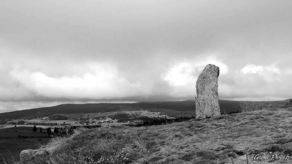 Menhir de Montbuzat, en Haute-Loire