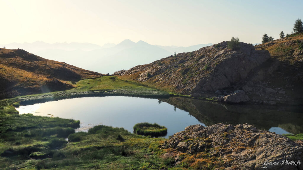 Lever de Soleil sur le Lac de l'Hivernet, dans l'Embrunais (05200)
